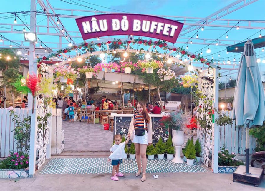 Buffet Nâu Đỏ