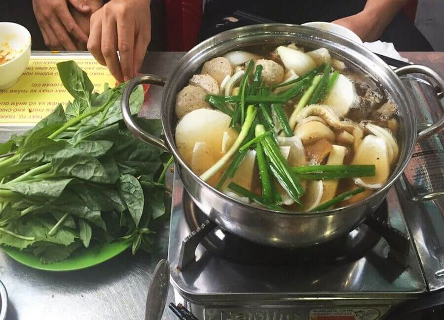 Lẩu bò Cây Me