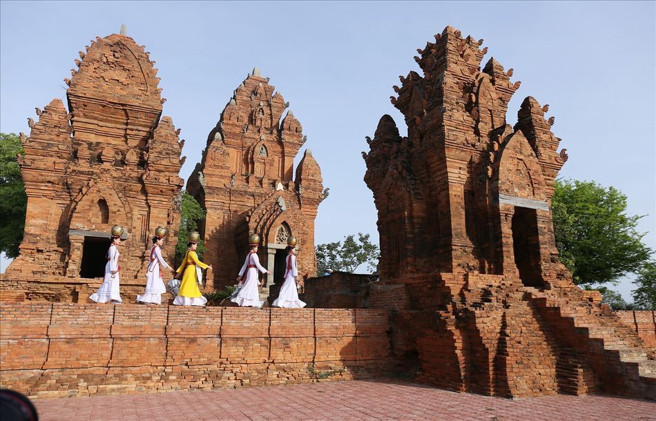 Ba ngôi tháp cổ Po Klong Garai