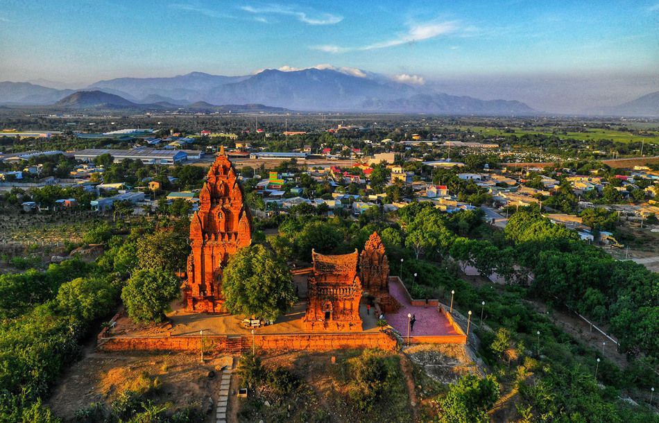 Toàn cảnh tháp Po Klong Garai