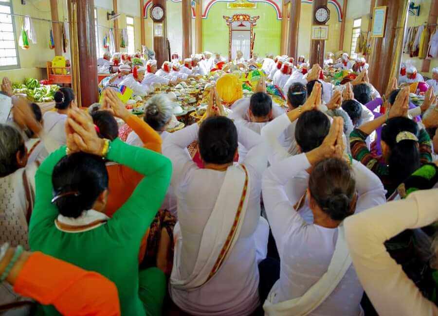 Lễ cúng gia tiên Ramưwan đồng bao Chăm