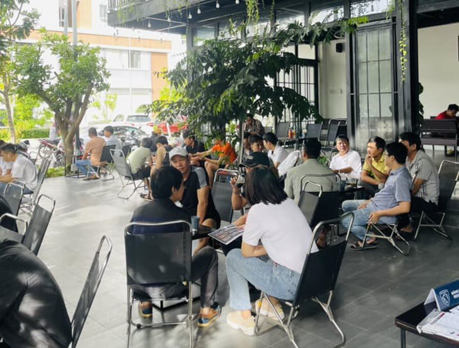 Không gian bên trong của quán Apollo Coffee 