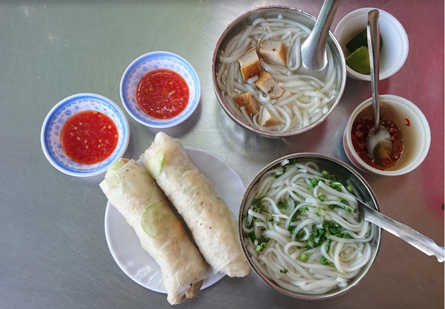 Quán bánh canh bà bốn Phan Rang – Hương vị đậm đà khó quên