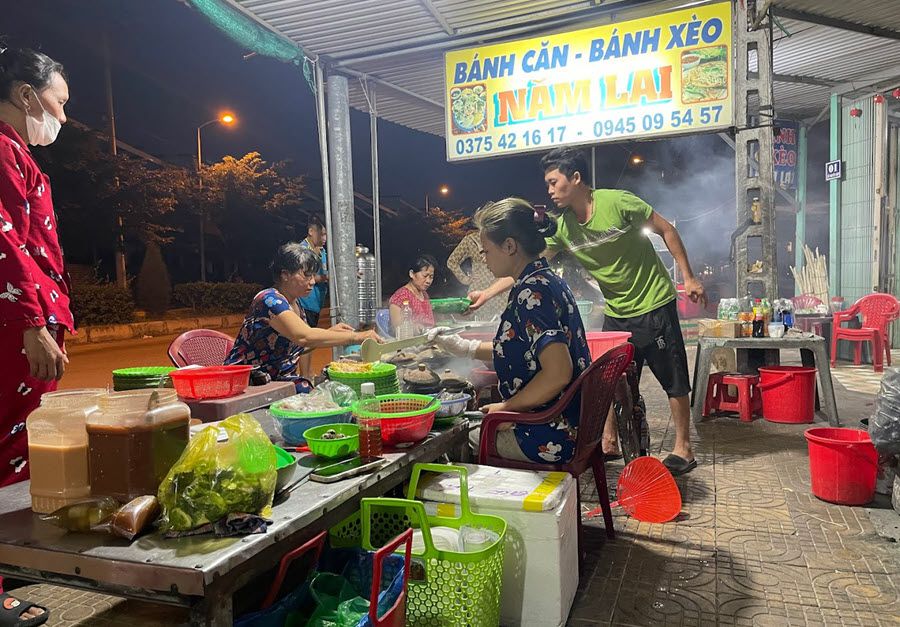 Quán bánh xèo, bánh căn Năm Lai - Phan Rang