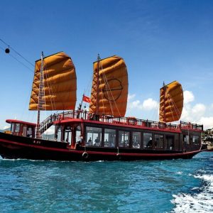 Trải nghiệm Tour Du Thuyền Emperor Cruises thú vị