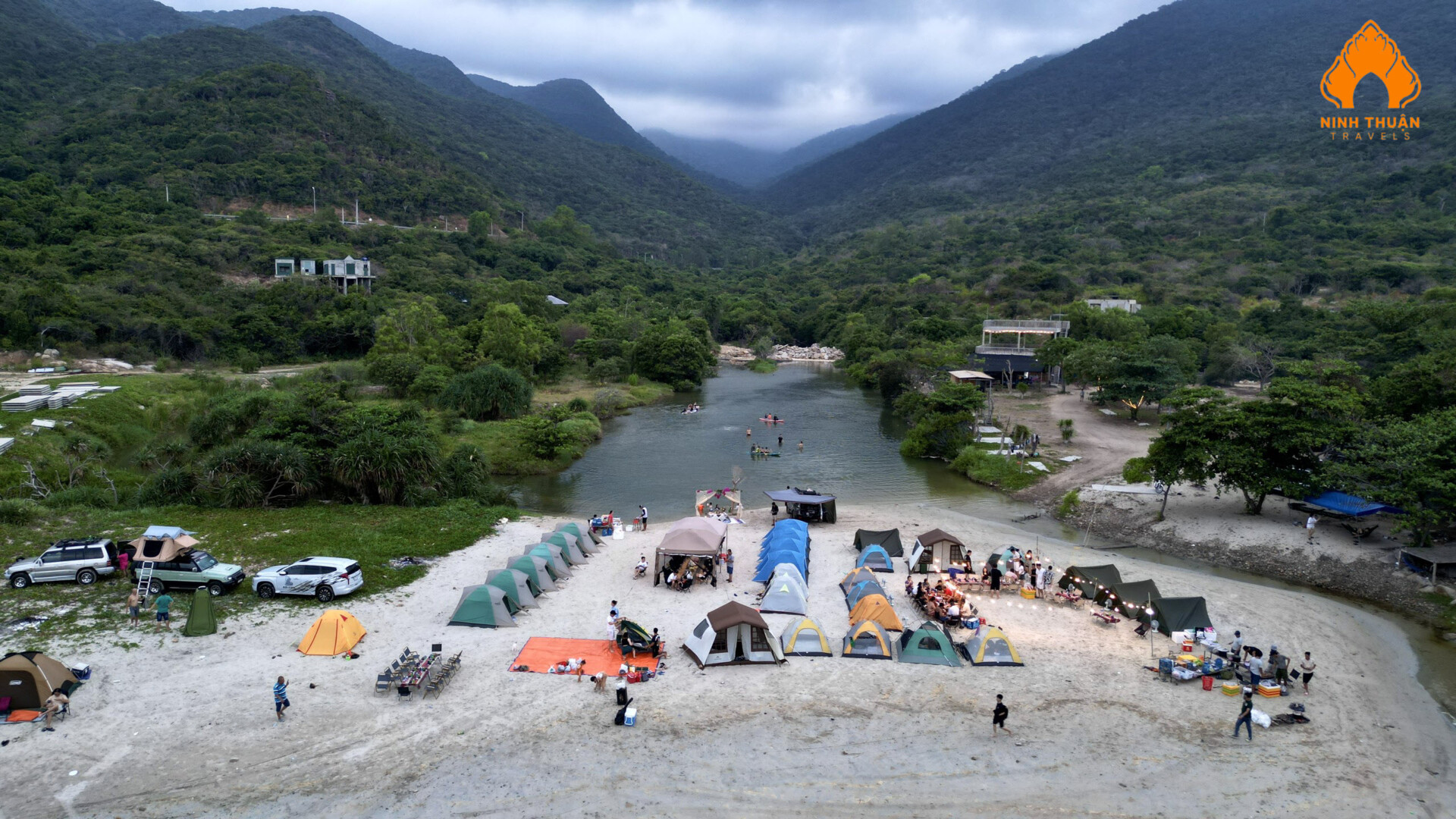 Bãi Nước Ngọt là một địa điểm lý tưởng để tổ chức các hoạt động camping