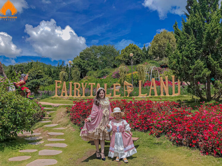 Tham quan Fairytale Land Đà Lạt và hầm rượu vang Vĩnh Tiến