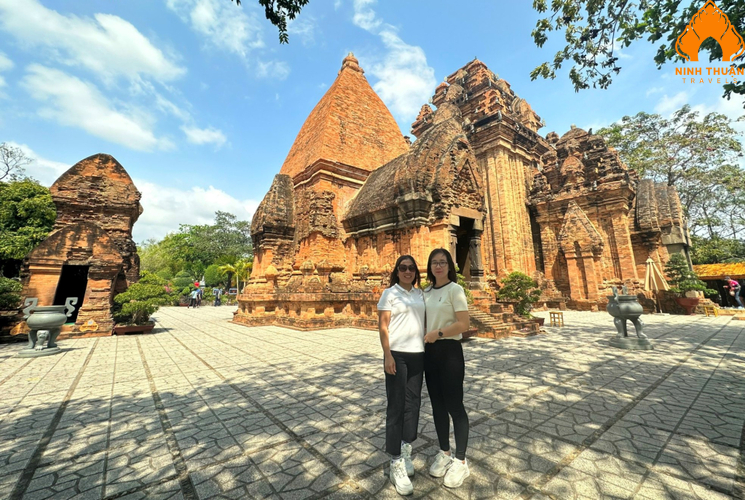 Tham quan Tháp Bà Ponagar huyền bí