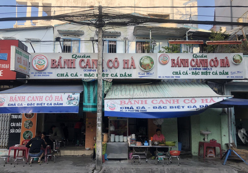 Tiệm bánh canh chả cá – cá dầm của cô Hà, nằm gần chợ Đầm