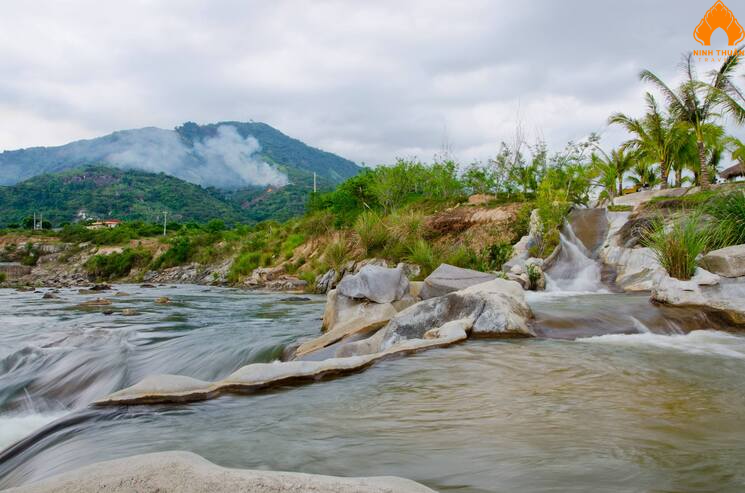 Khám phá tour Waterland Suối Thạch Lâm