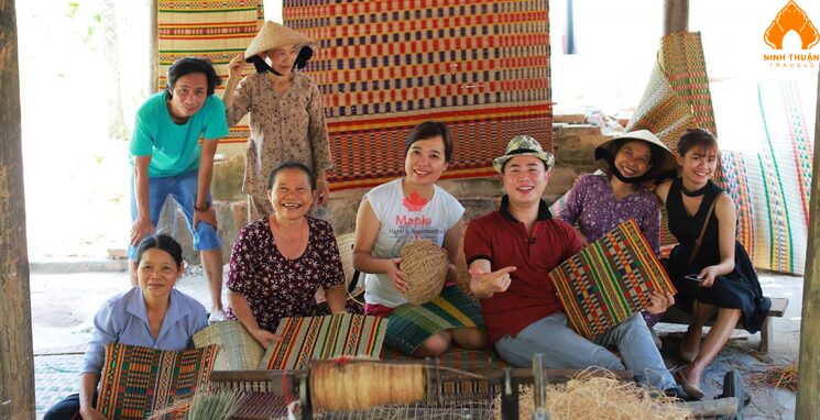 Tham quan Làng dệt chiếu cổ truyền lâu đời tại Nha Trang