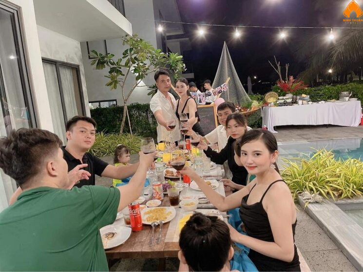 Thưởng bữa tiệc nướng BBQ tại nhà hàng chất lượng