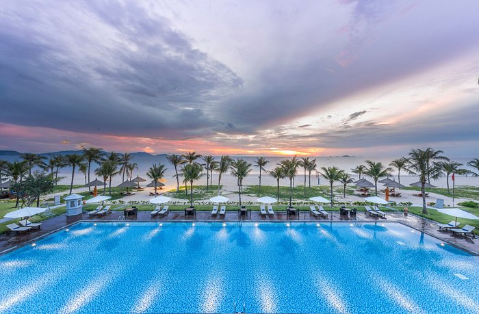 Melia Vinpearl Cam Ranh Beach Resort