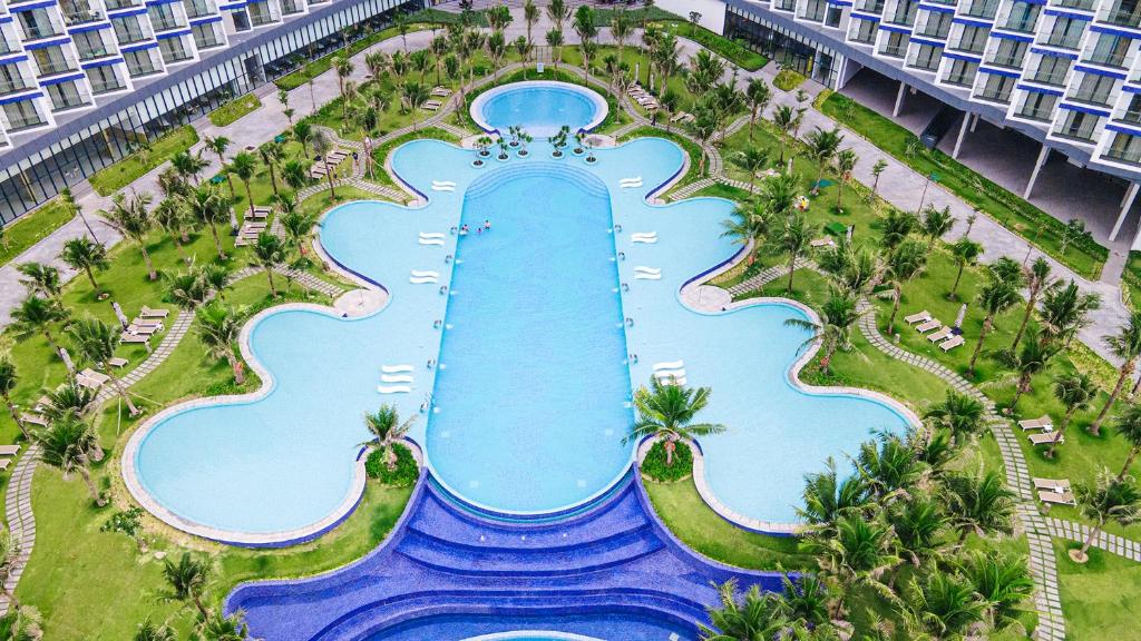 The Empyrean Cam Ranh Beach Resort