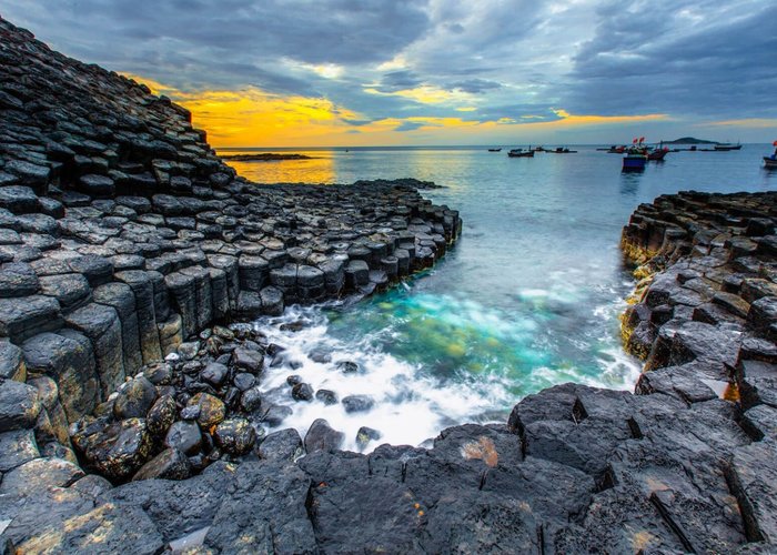 Tour Phú Yên - Nha Trang 3 Ngày 3 Đêm: Hồ Chí Minh - Mũi Điện - Nhà Thờ Mằng Lăng - Gành Đá Đĩa - Nhà Hát Đó - Vinpearl Harbour