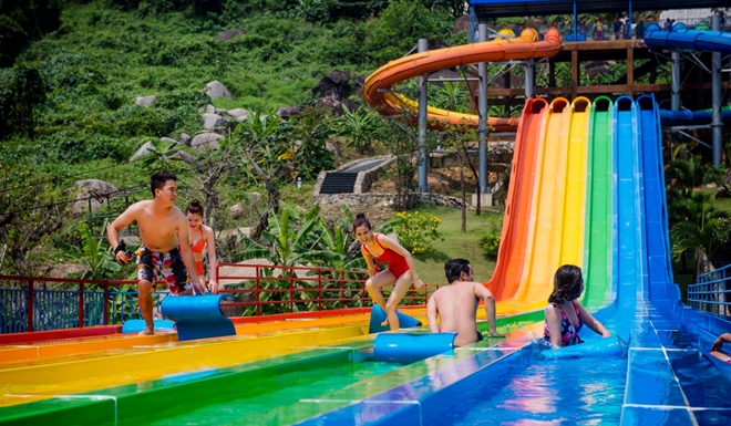 Tour Núi Thần Tài Đà Nẵng 1 Ngày: Tắm Suối Khoáng Nóng