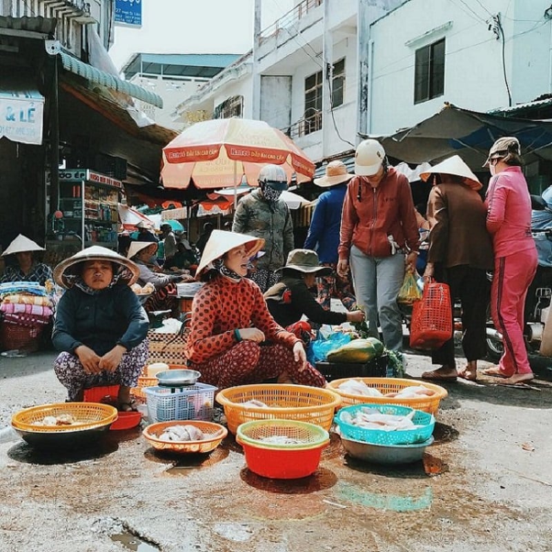 Chợ Hàm Tiến