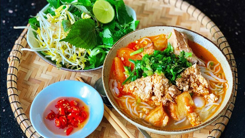 Bún riêu - Canh bún Bé La Vũng Tàu