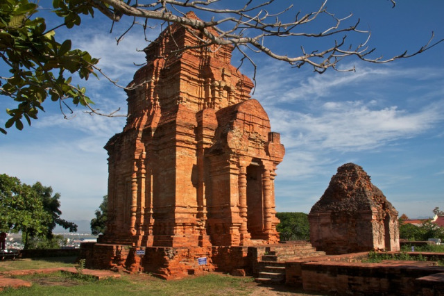 Tháp Poshanu Mũi Né - Phan Thiết