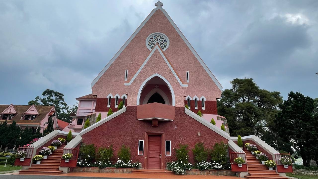 Nhà Thờ Domaine De Marie