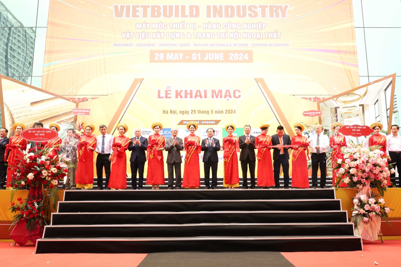 Khai mạc Triển lãm quốc tế Vietbuild Industry