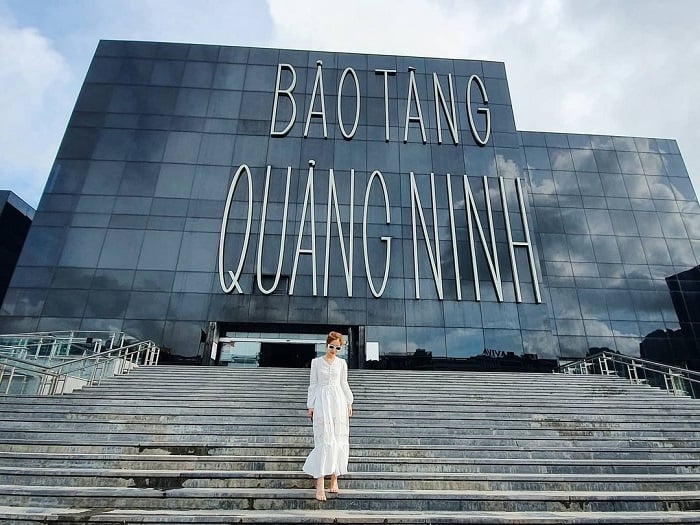 https://danangxanh.net/tour-da-nang-ha-long-bang-may-bay-366.html