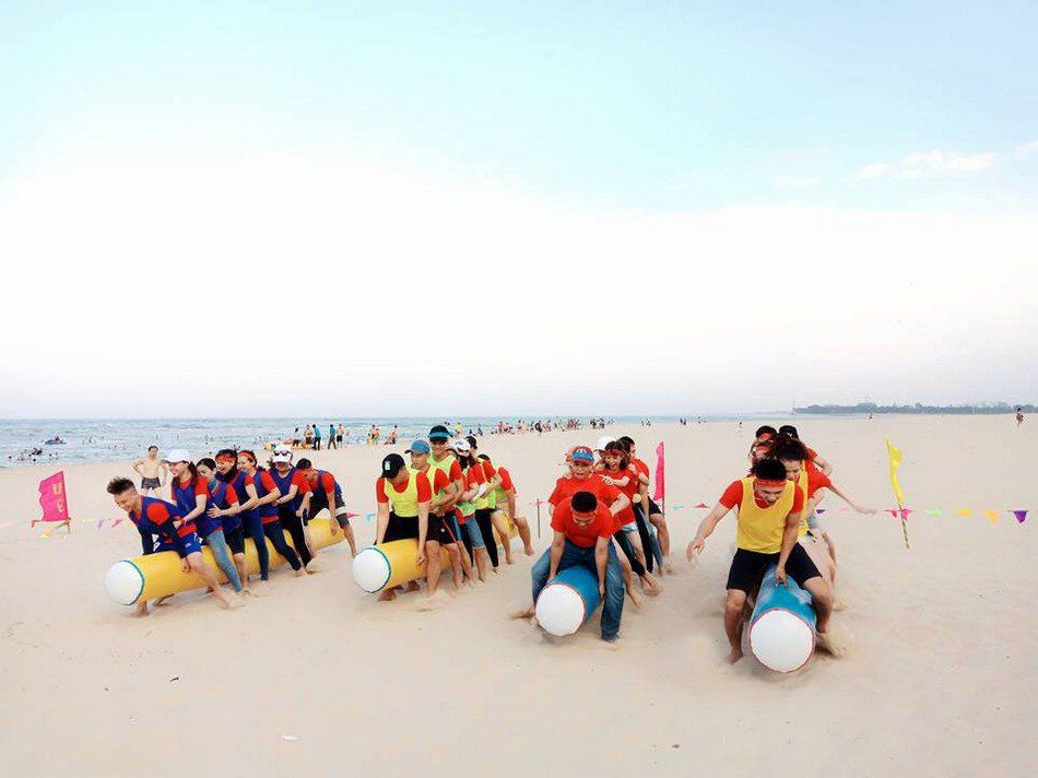 Tổ chức team building tại Bãi biển Bình Tiên