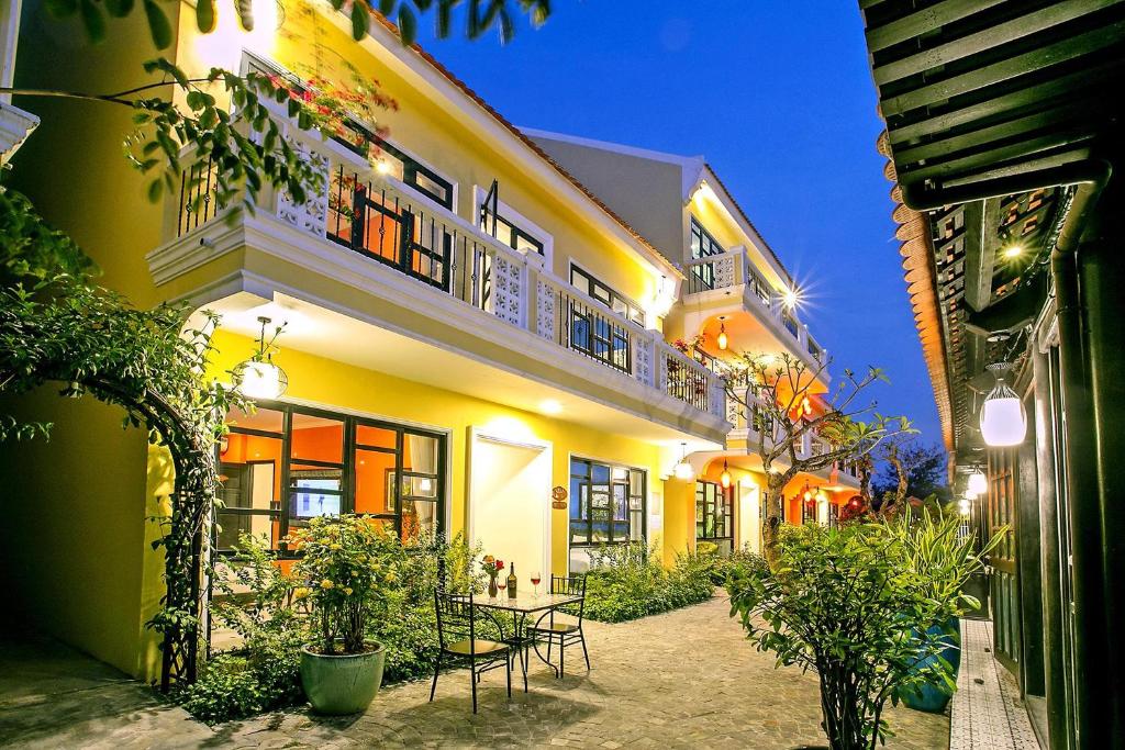 Hoi An Town Home Resort