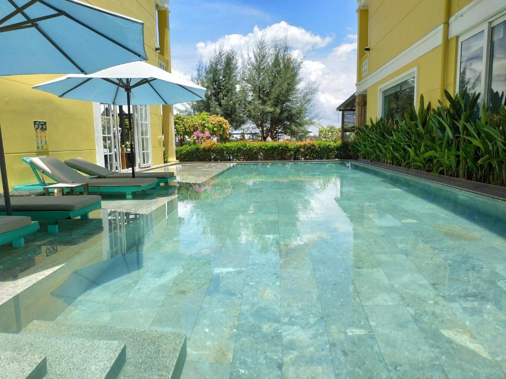 TRIPLE Riverside Villa Hotel Hoi An