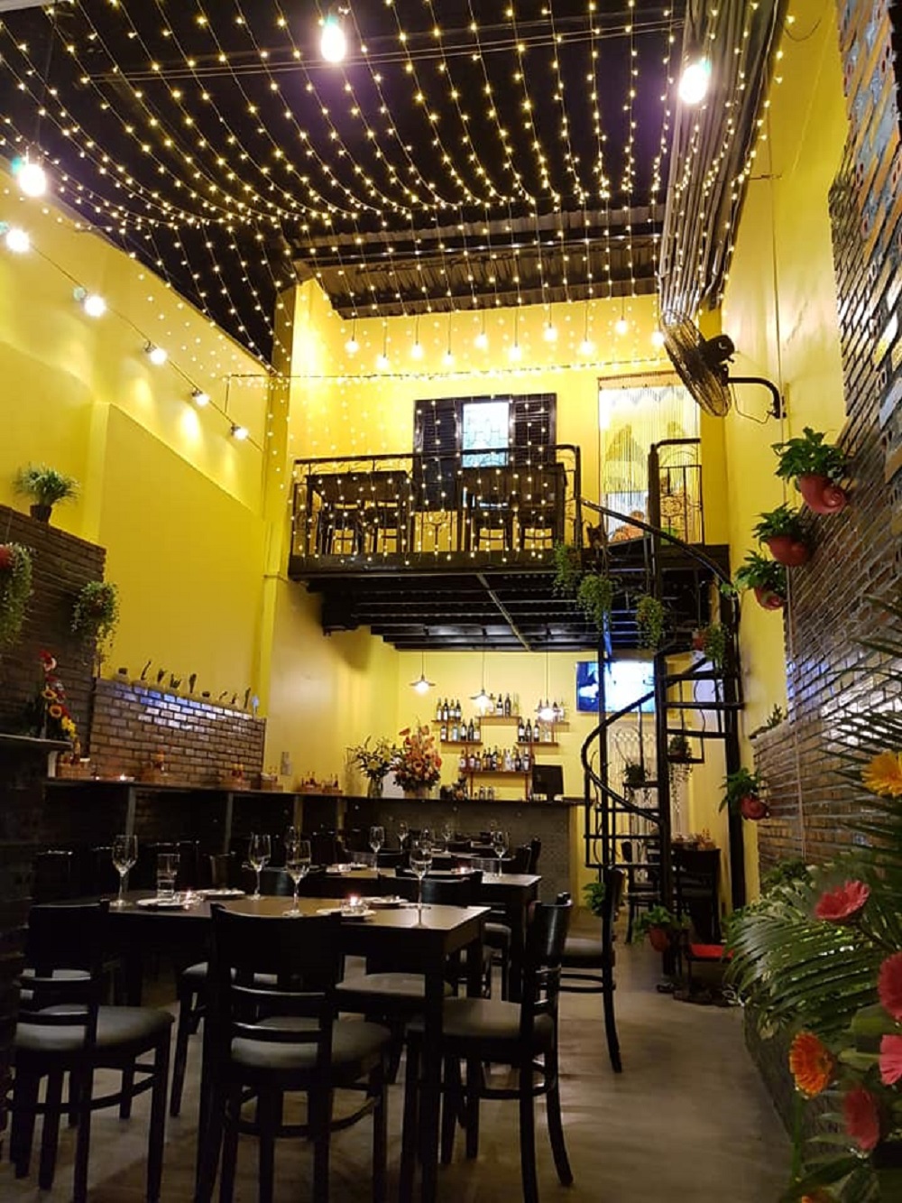 Simple Restaurant & Pub Vũng Tàu – Địa điểm giao thoa văn hóa ẩm thực Á Âu