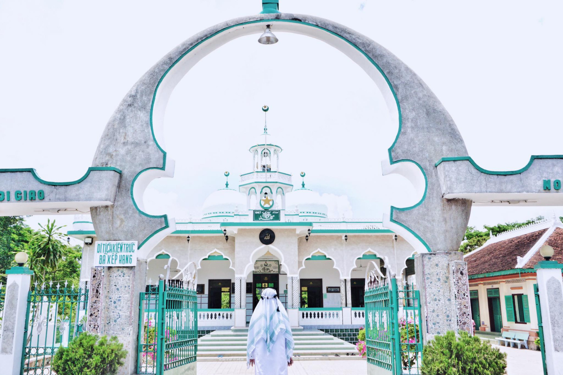 Vẻ đẹp mê hoặc của thánh đường Hồi giáo Mubarak, An Giang