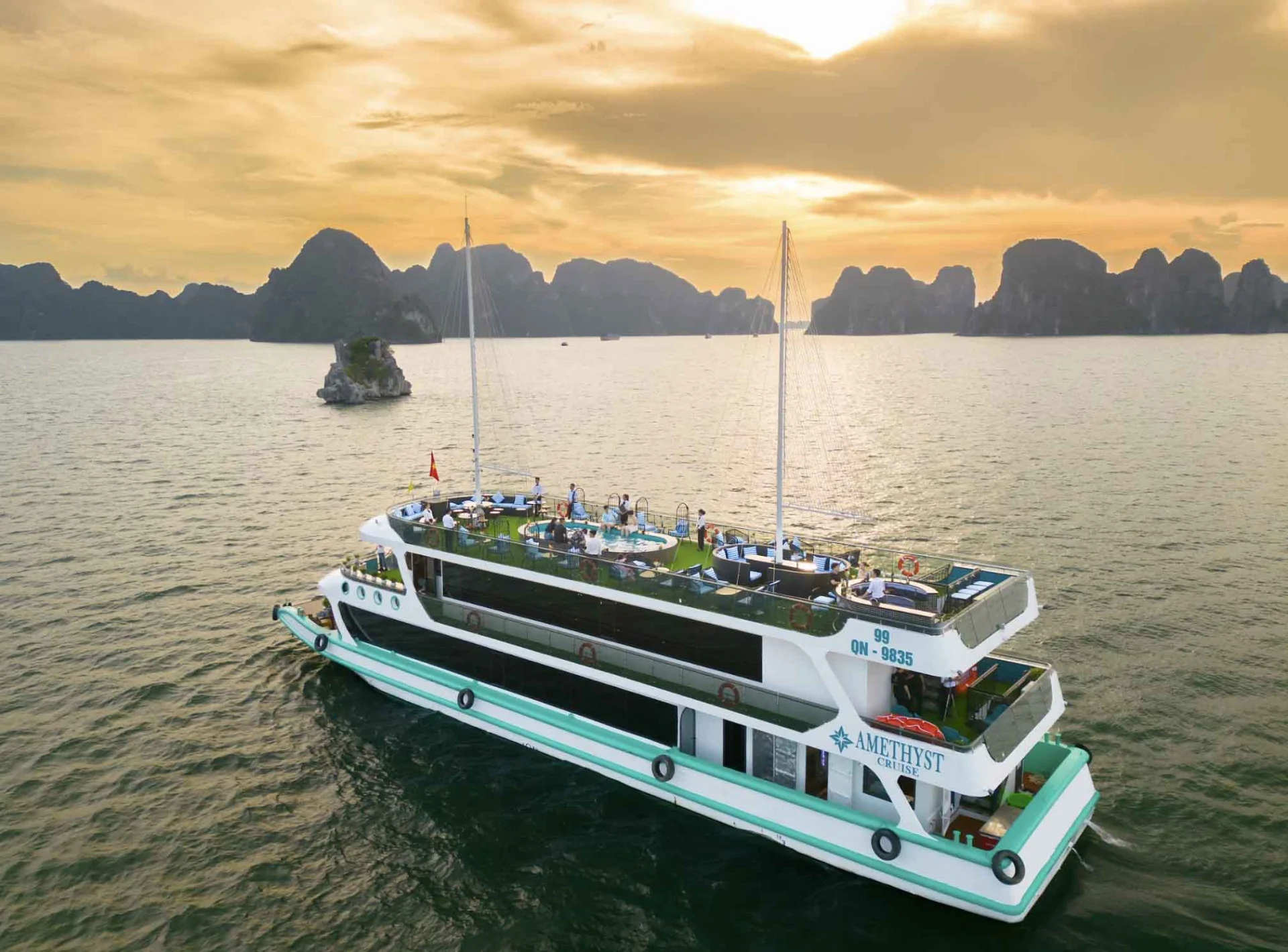 Du thuyền Amethyst Day Cruise tiêu chuẩn 5 sao