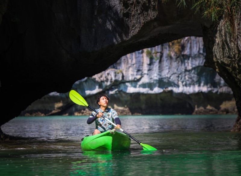 Tham quan Hang Sáng Hang Tối